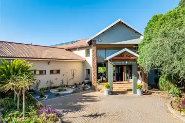 Hilltop Forest Lodge & Chalets - Hluhluwe
