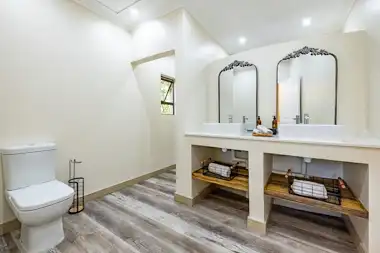 Hilltop Forest Lodge & Chalets - Hluhluwe