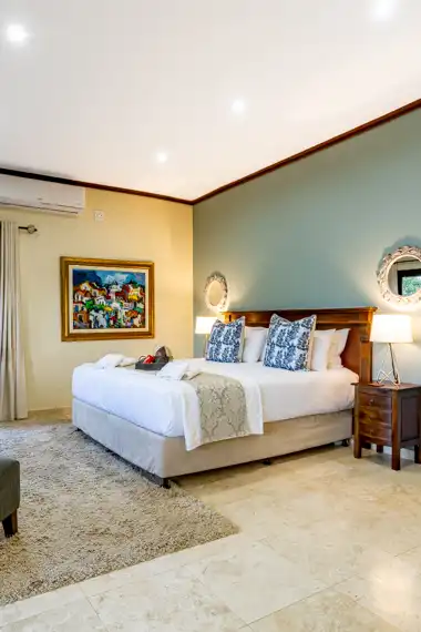 Hilltop Forest Lodge & Chalets - Hluhluwe